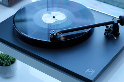 Rega Planar 1 Plus Turntable with internal Phono Stage