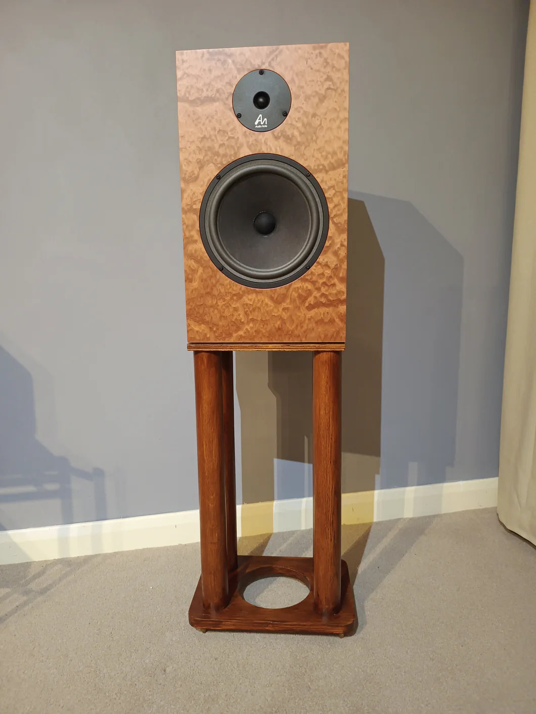 Structure Evolution Loudspeaker Stands