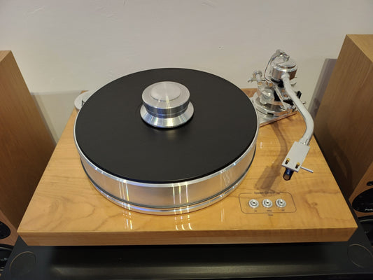 Pro-Ject Signature 10 Turntable/Arm *Ex demonstration* (Click & Collect Only)